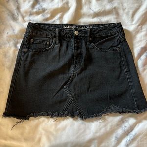 American Eagle black mini skirt!